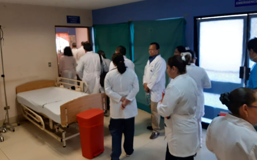 dr-enrique-beteta-medicos-cubanos-recorren-hospital-juigalpa